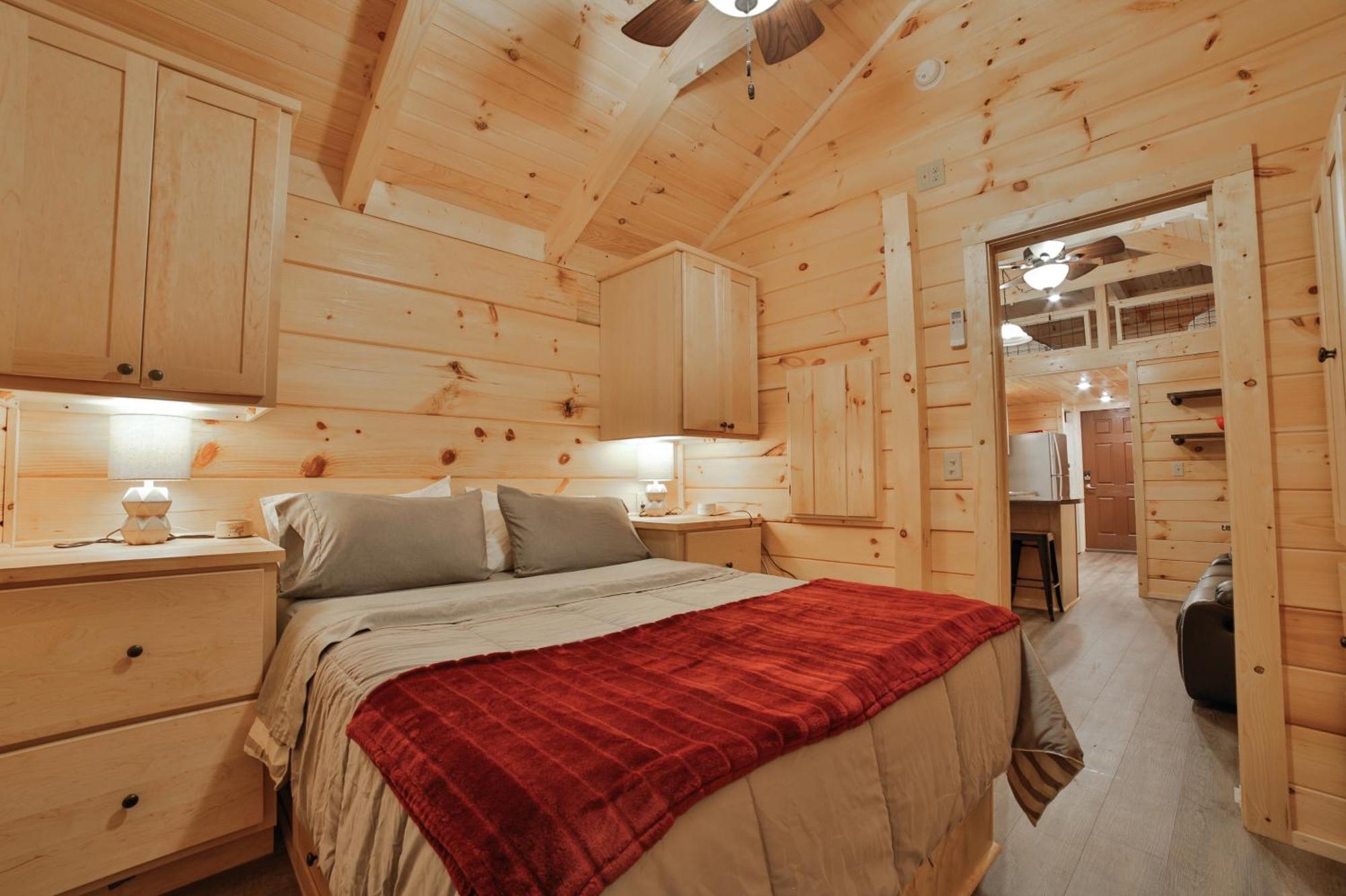 Martha Cabin Tiny Cabin By Downtown שאטאנוגה מראה חיצוני תמונה