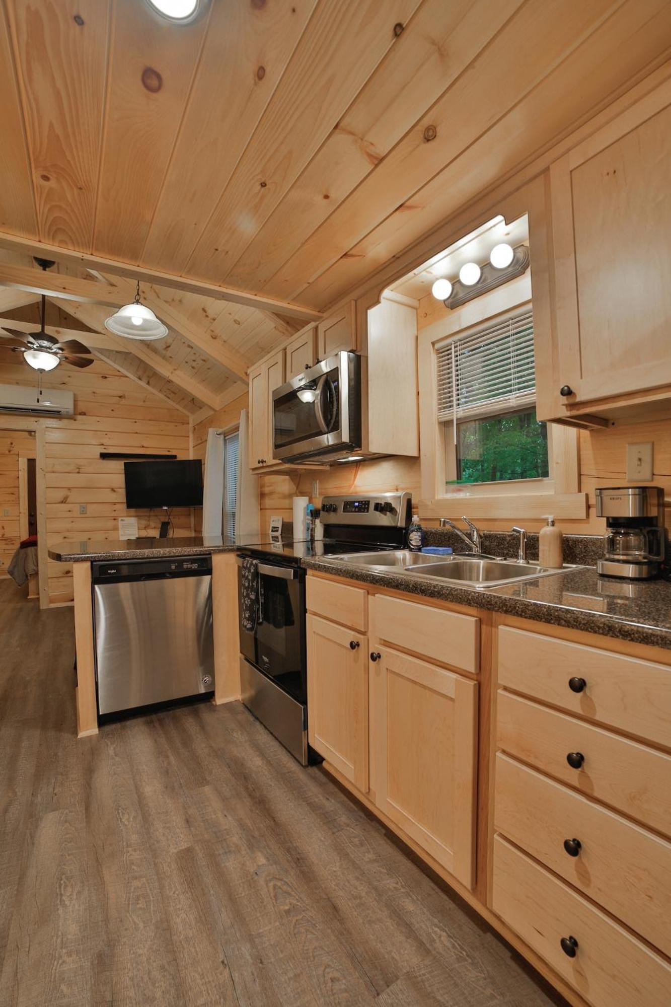 Martha Cabin Tiny Cabin By Downtown שאטאנוגה מראה חיצוני תמונה